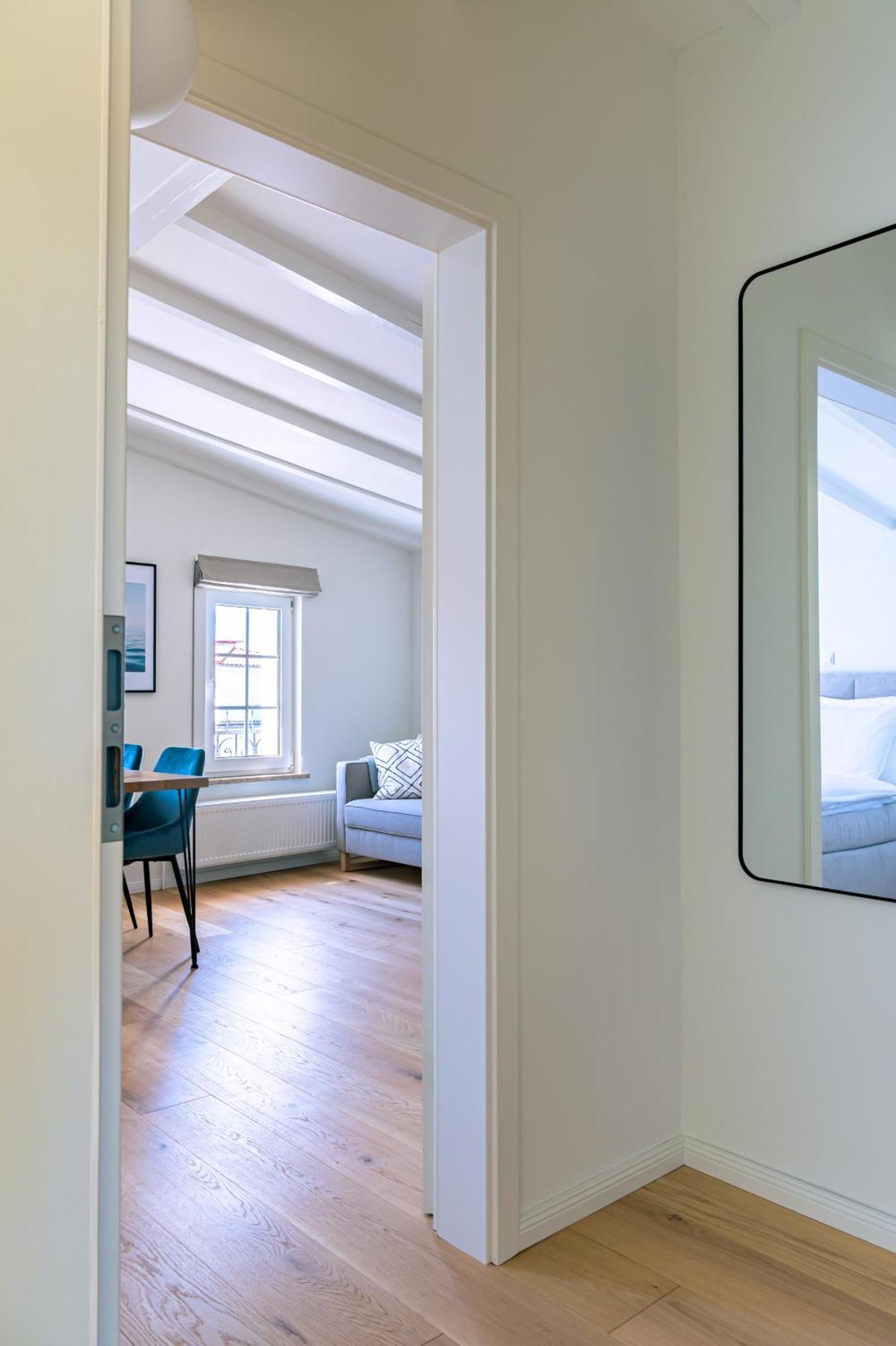 Kapitaenshaus Friedrich Franz - Premium Apartments 200 Meter Vom Strand Und Alten Strom Rostock Room photo